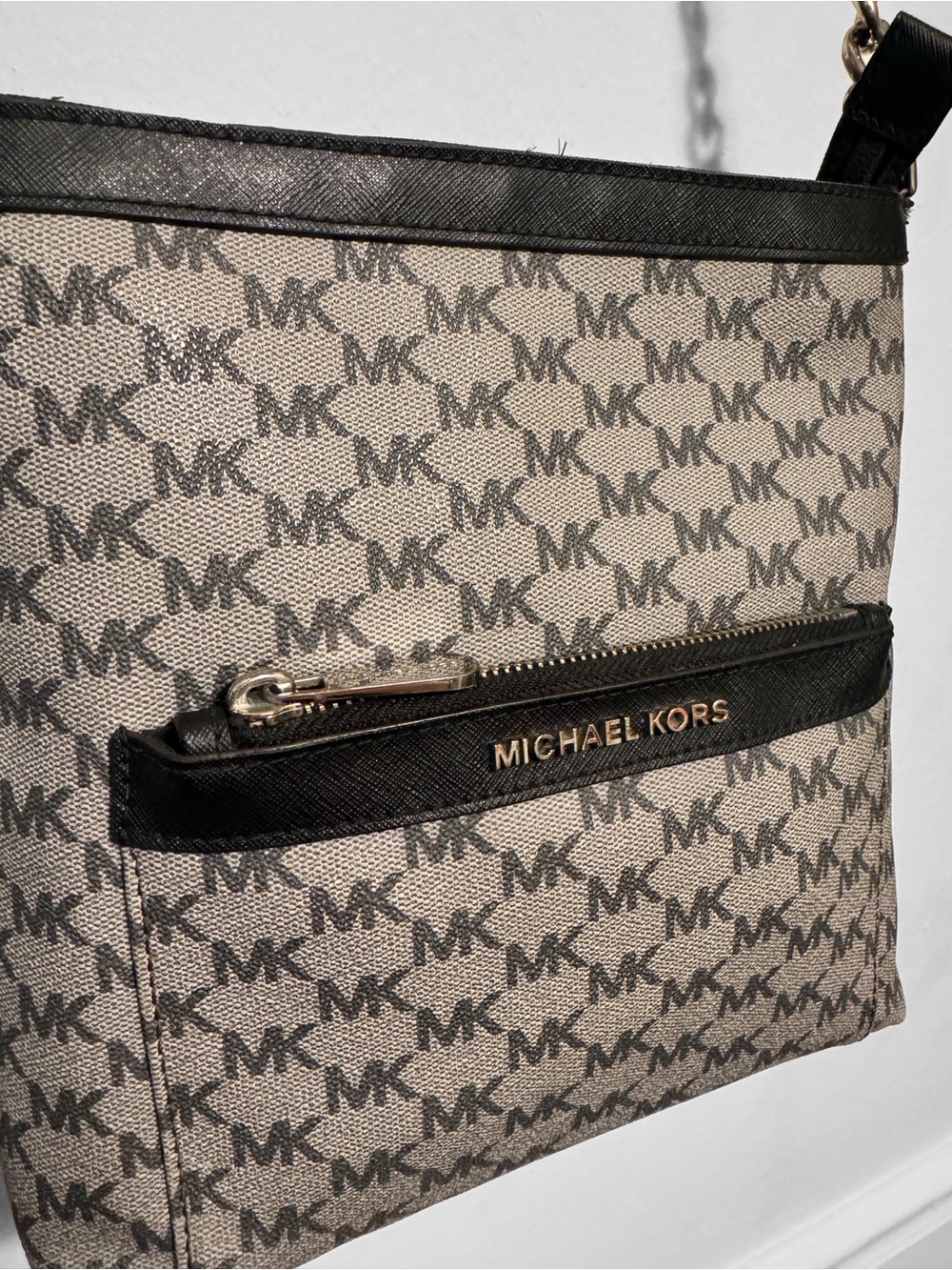 Michael Kors Monogram Chain Crossbody Bag - Picture 2 of 12